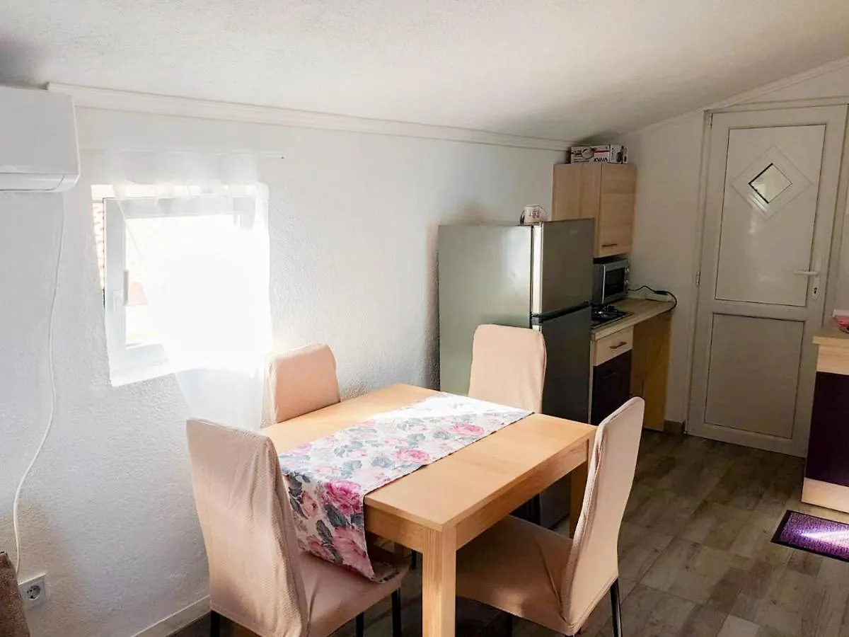 Apartments Kovac Vir 0*,